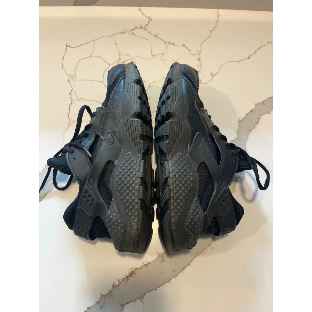 Nike Air Huarache Women's Triple Black Sneakers Size 9 *RUNS SMALL* Men's 7.5